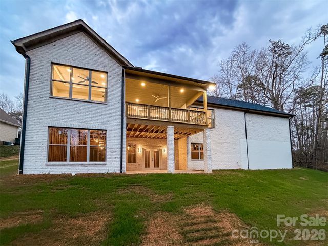 1322 Kensington Circle, Newton, NC 28658