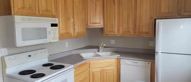 1115 S 12th Street, Clinton, IA 52732