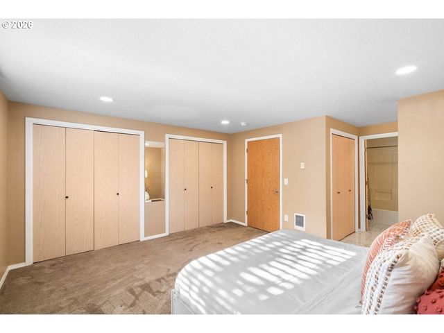5301 PLOMONDON St E18, Vancouver, WA 98661