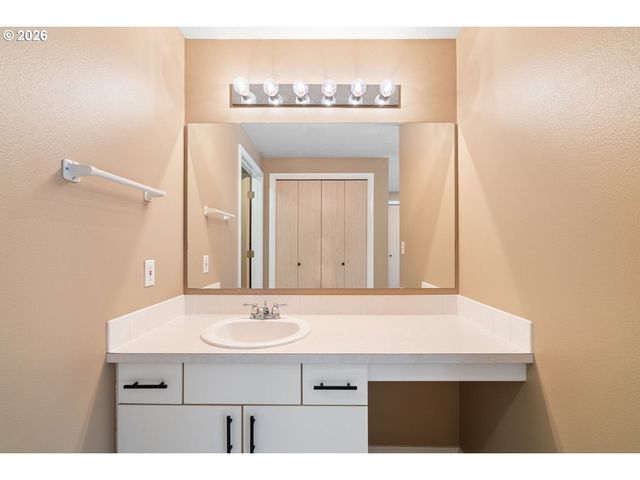 5301 PLOMONDON St E18, Vancouver, WA 98661