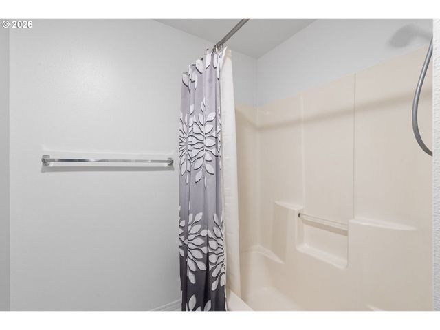 5301 PLOMONDON St E18, Vancouver, WA 98661