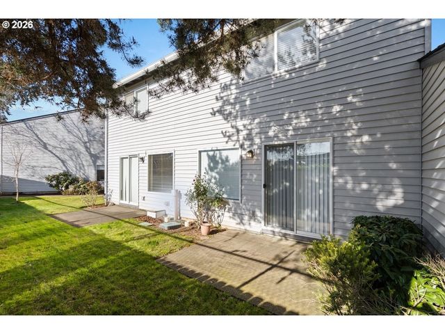 5301 PLOMONDON St E18, Vancouver, WA 98661