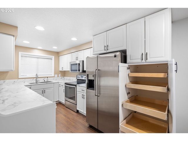 5301 PLOMONDON St E18, Vancouver, WA 98661