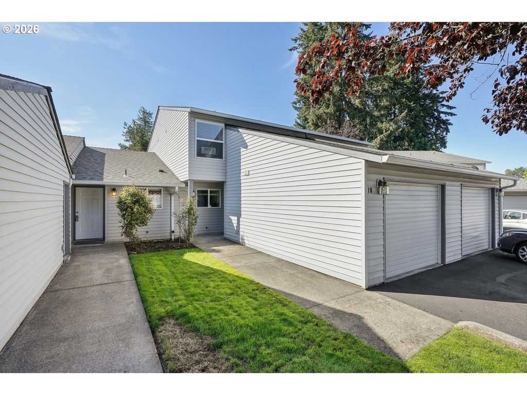 5301 PLOMONDON St E18, Vancouver, WA 98661