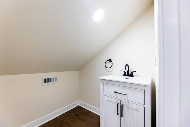 5535 S FAIRFIELD Avenue, Chicago, IL 60629