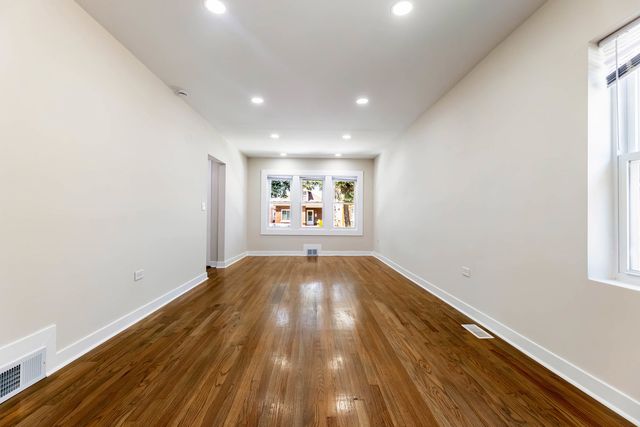 5535 S FAIRFIELD Avenue, Chicago, IL 60629