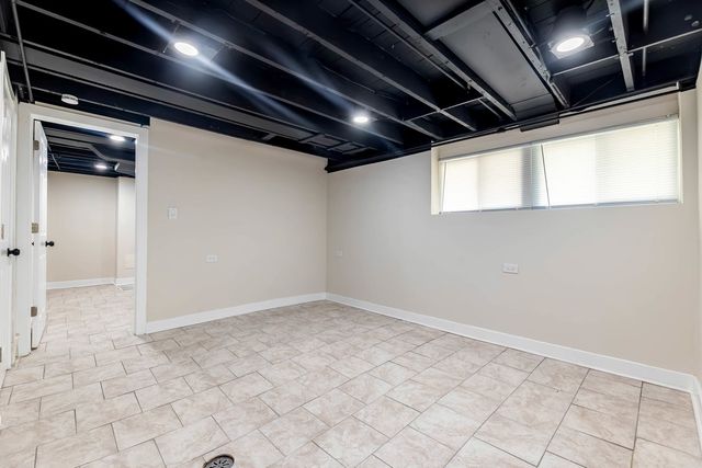 5535 S FAIRFIELD Avenue, Chicago, IL 60629