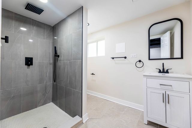 5535 S FAIRFIELD Avenue, Chicago, IL 60629