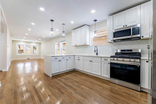 5535 S FAIRFIELD Avenue, Chicago, IL 60629