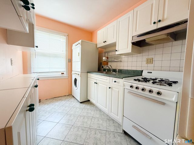 290 North Bishop Avenue 24, Bridgeport, CT 06610