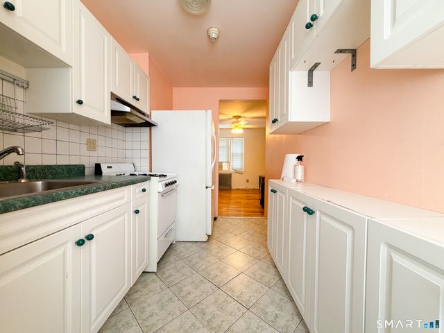 290 North Bishop Avenue 24, Bridgeport, CT 06610
