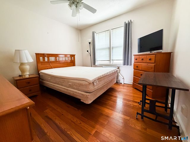 290 North Bishop Avenue 24, Bridgeport, CT 06610