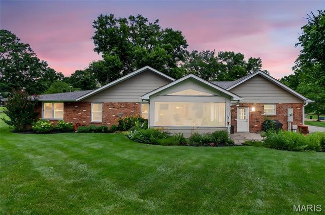 12312 Borcherding Lane, Des Peres, MO 63131