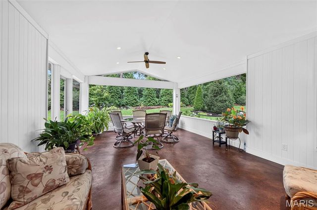 12312 Borcherding Lane, Des Peres, MO 63131
