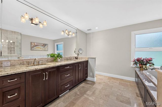 12312 Borcherding Lane, Des Peres, MO 63131