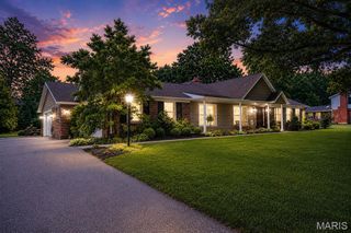 12312 Borcherding Lane, Des Peres, MO 63131