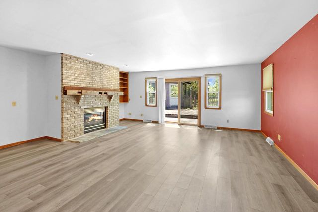 N171W20651 Valley DRIVE, Jackson, WI 53037