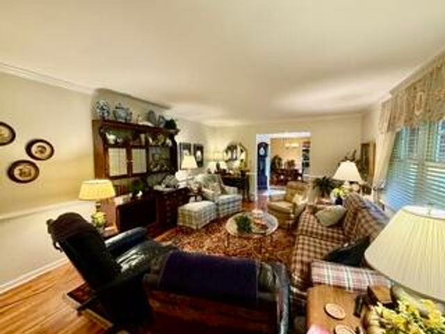 232 Hawthorne Road, Marshall, MI 49068