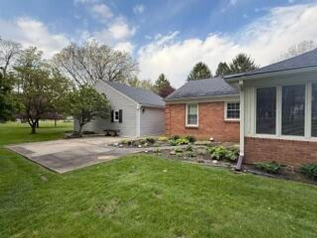 232 Hawthorne Road, Marshall, MI 49068