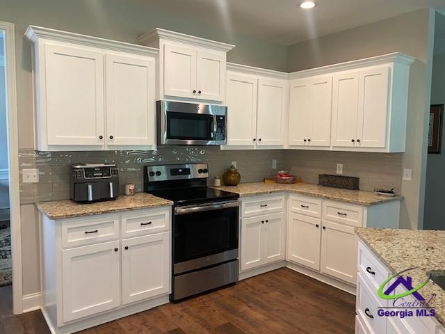 142 Fairway Oaks Drive, Perry, GA 31069