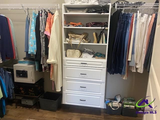 142 Fairway Oaks Drive, Perry, GA 31069