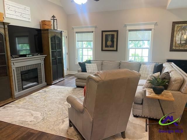 142 Fairway Oaks Drive, Perry, GA 31069