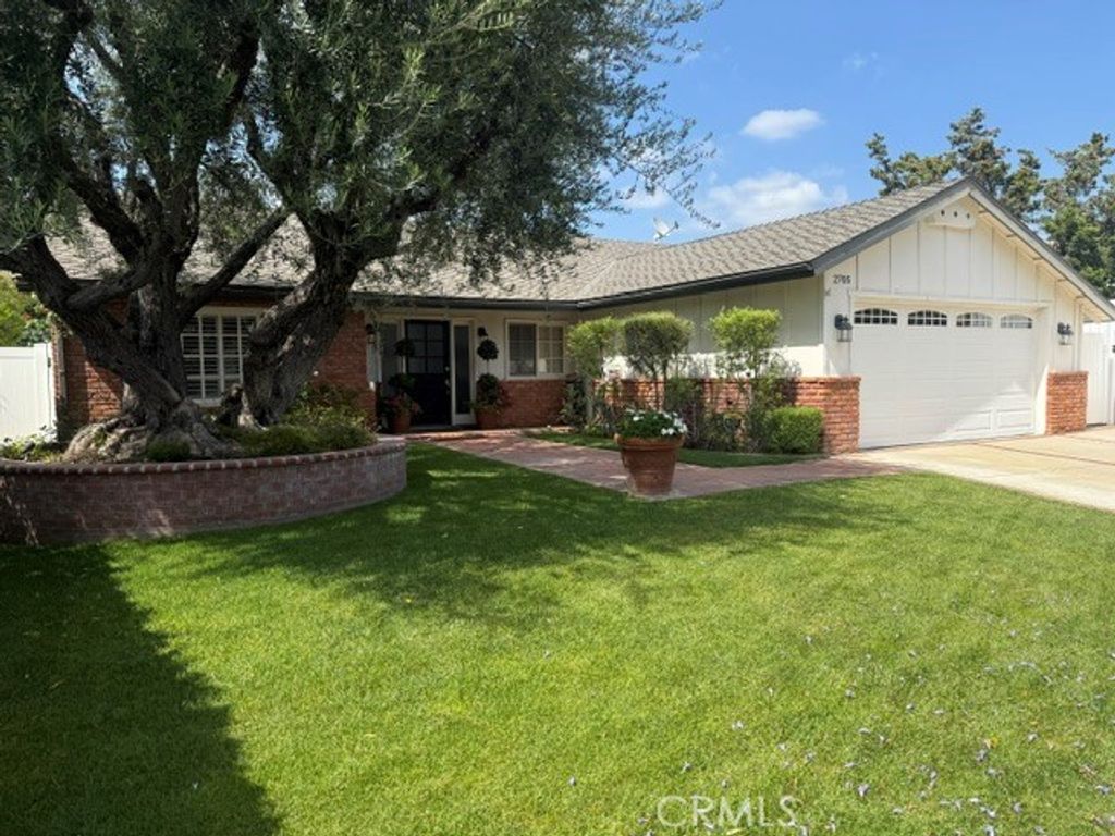 2705 E Jacaranda Avenue E, Orange, CA 92867