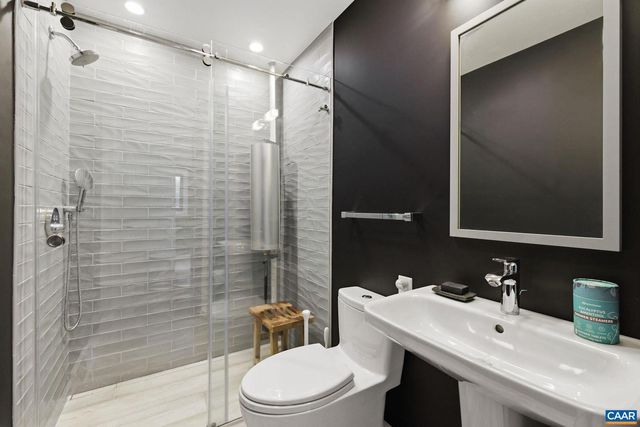 1302 LESTER DR, Charlottesville, VA 22901