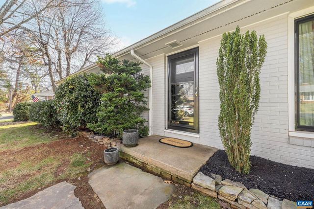 1302 LESTER DR, Charlottesville, VA 22901