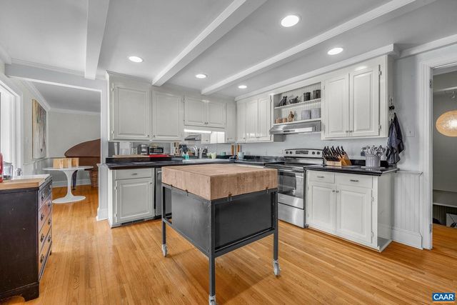 1302 LESTER DR, Charlottesville, VA 22901