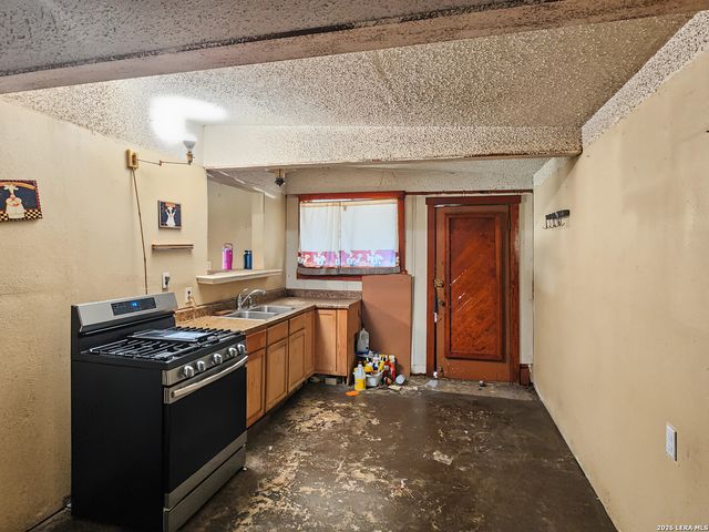 479 Clutter Avenue, San Antonio, TX 78214