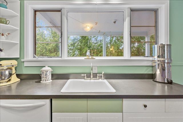 60 College St Apt 1, Montpelier, VT 05602