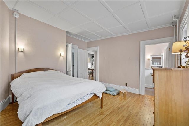 60 College St Apt 1, Montpelier, VT 05602