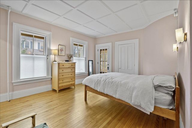 60 College St Apt 1, Montpelier, VT 05602