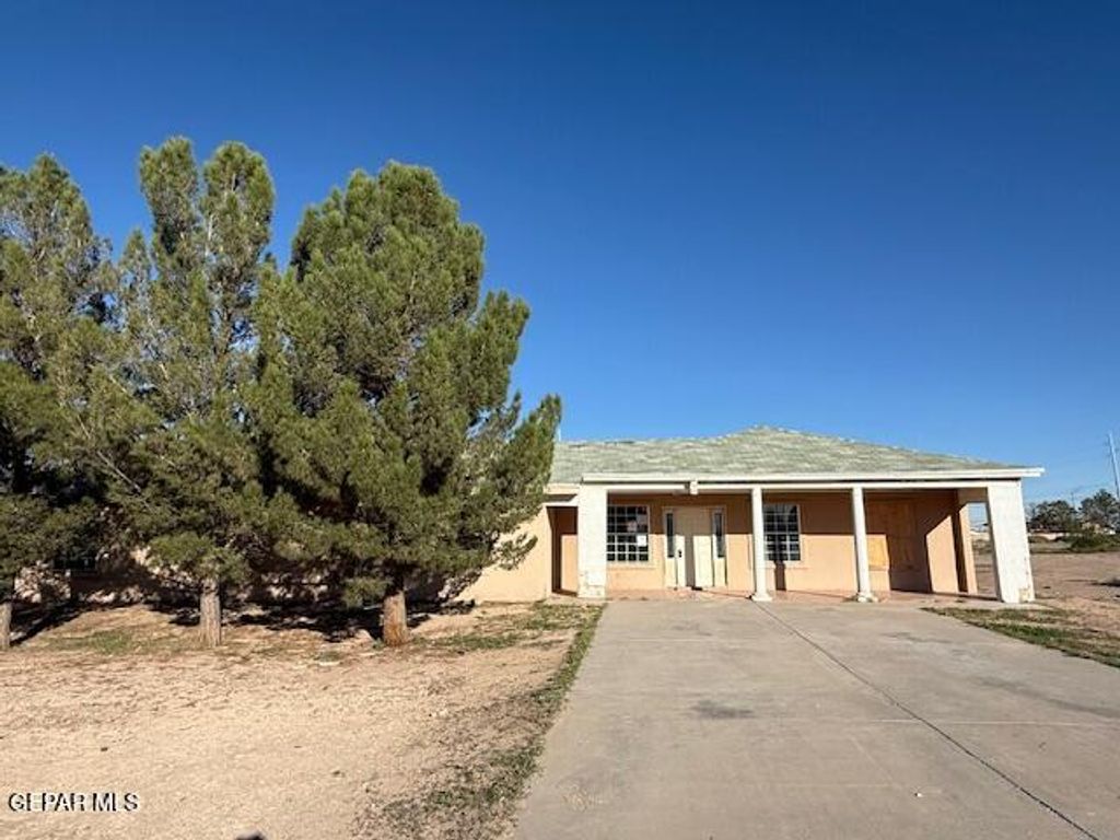625 FRAY VARGAS Road, Socorro, TX 79927