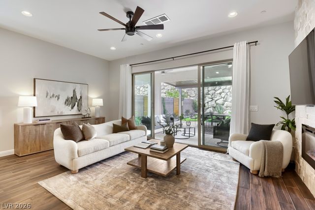 395 Nine Mile Creek Drive, Las Vegas, NV 89138
