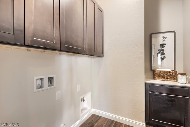 395 Nine Mile Creek Drive, Las Vegas, NV 89138