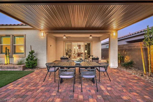 395 Nine Mile Creek Drive, Las Vegas, NV 89138