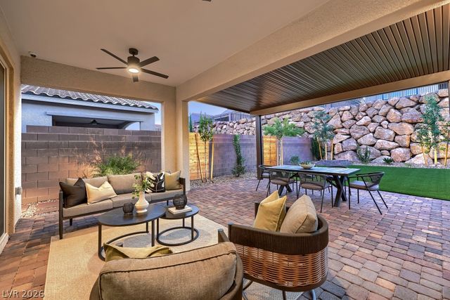395 Nine Mile Creek Drive, Las Vegas, NV 89138