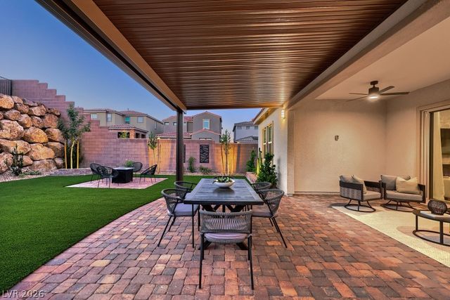395 Nine Mile Creek Drive, Las Vegas, NV 89138