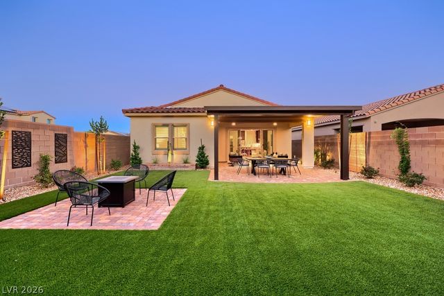 395 Nine Mile Creek Drive, Las Vegas, NV 89138