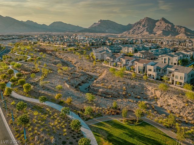 395 Nine Mile Creek Drive, Las Vegas, NV 89138