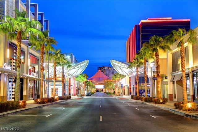 395 Nine Mile Creek Drive, Las Vegas, NV 89138