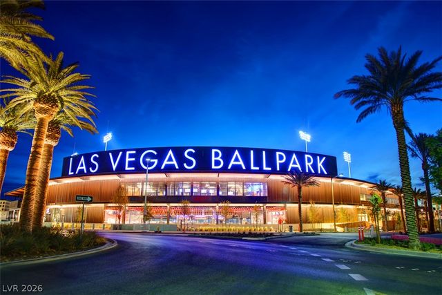 395 Nine Mile Creek Drive, Las Vegas, NV 89138