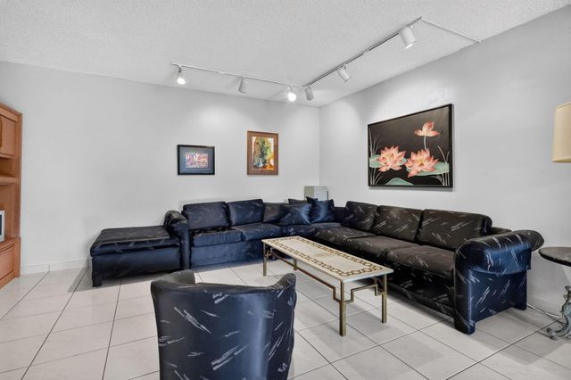 750 NE 199TH Street 204H, Miami, FL 33179