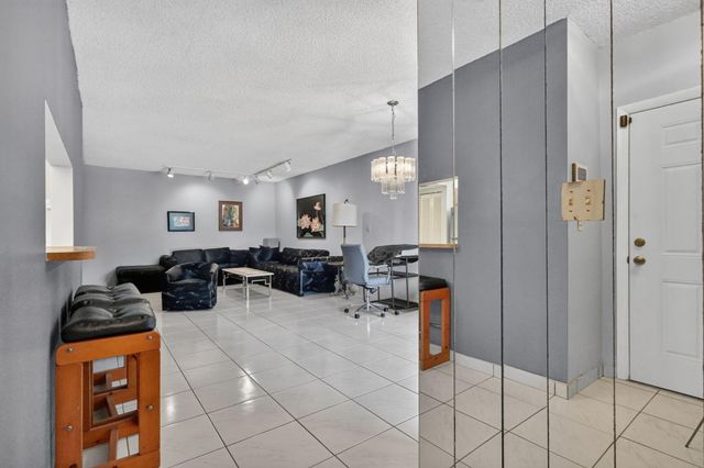 750 NE 199TH Street 204H, Miami, FL 33179