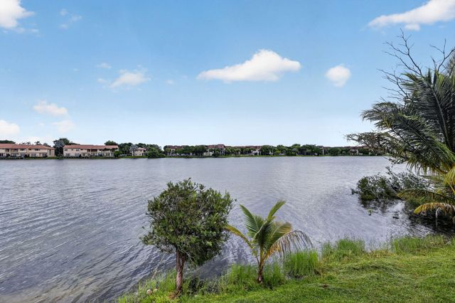 750 NE 199TH Street 204H, Miami, FL 33179