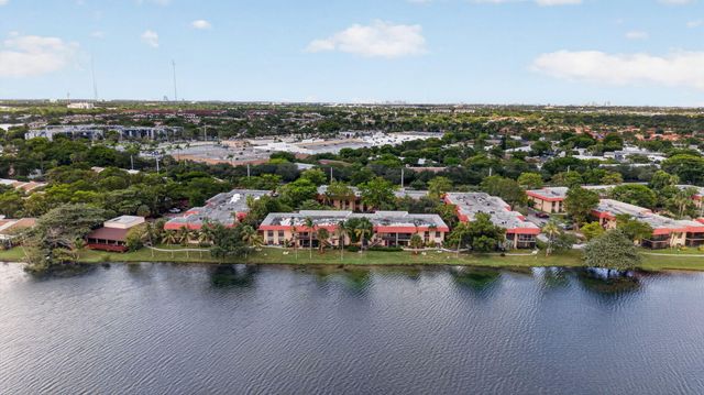 750 NE 199TH Street 204H, Miami, FL 33179