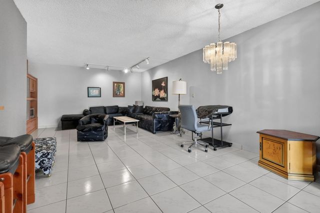 750 NE 199TH Street 204H, Miami, FL 33179