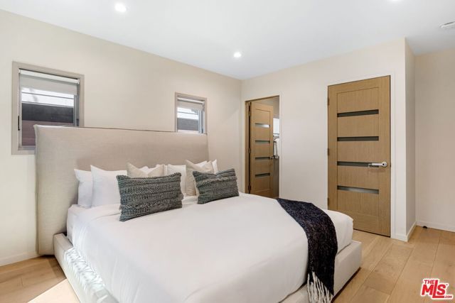 3910 Berryman Avenue, Los Angeles, CA 90066
